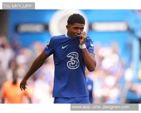 罗马诺罕见长文力挺马奎尔鼓励他勇敢追梦不惧世人指责 罗马诺罕见长文力挺马奎尔鼓励他勇敢追梦不惧世人指责