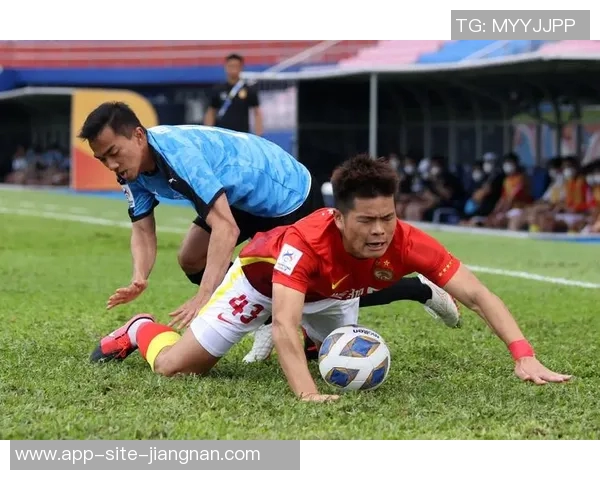 广州8名国内球员表现不佳整场比赛仅打入5球引发热议 广州8名国内球员表现不佳整场比赛仅打入5球引发热议