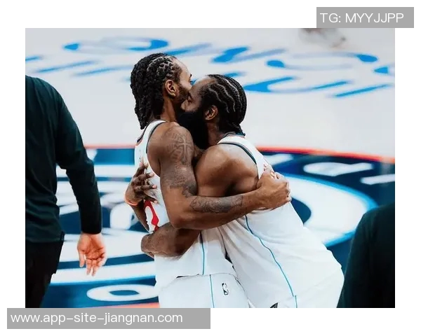 保罗适应快船角色变化努力实现生活与篮球的完美平衡