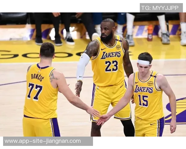 湖人客场挑战森林狼五名主力缺阵海斯和斯玛特出战存疑 湖人客场挑战森林狼五名主力缺阵海斯和斯玛特出战存疑