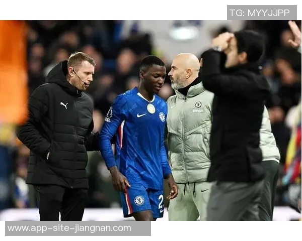 阿森纳与切尔西激战六人染黄牌遭罚款两万五千镑 阿森纳与切尔西激战六人染黄牌遭罚款两万五千镑