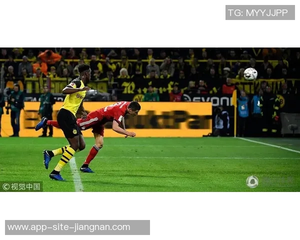 翁达夫背对球门神奇一击外脚背凌空撩射精彩破门瞬间